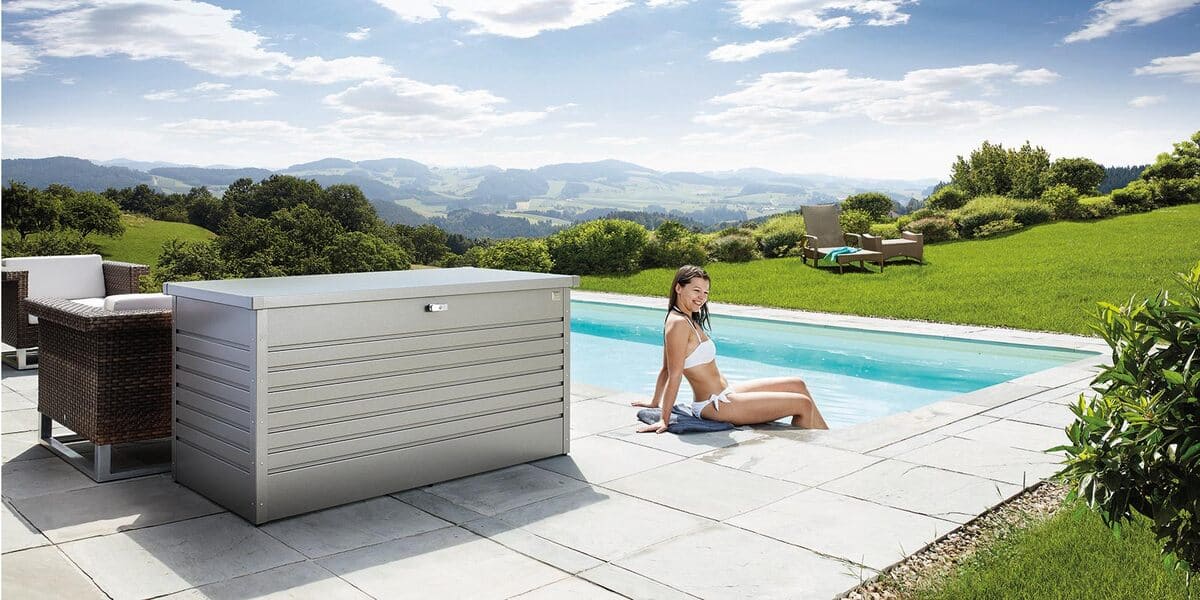 Eine Garten-Freizeitbox am Pool